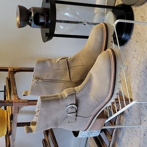 Bernardo Chelsea boots
